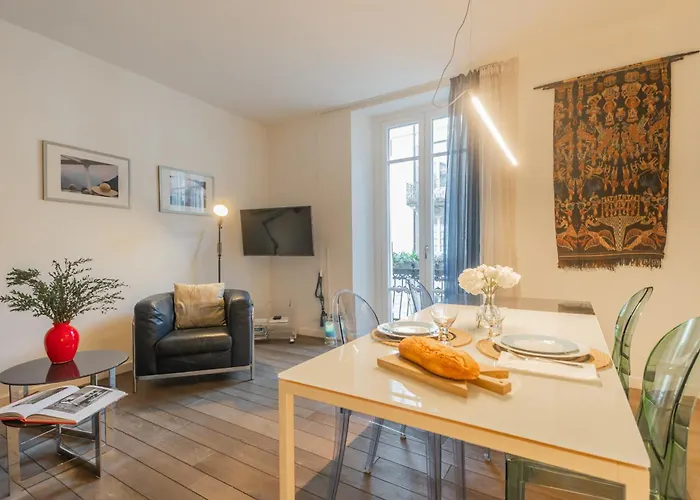 Residenza Art Design In By Rent アパート