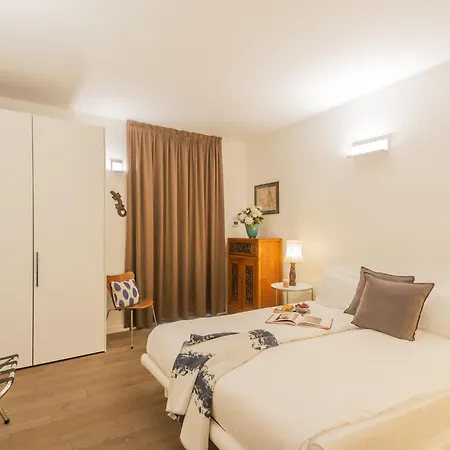 Residenza Art Design In By Rent Apartman *