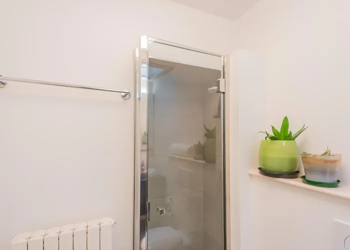 Apartman Residenza Art Design In By Rent Como